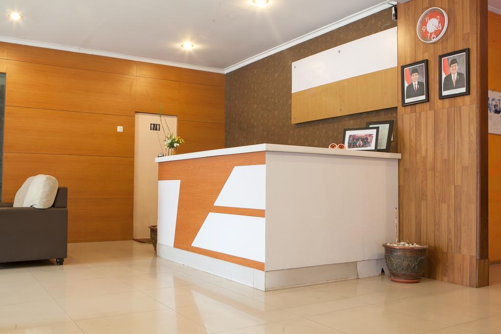 Reddoorz Syariah Near Btc Fashion Mall Бандунг Экстерьер фото