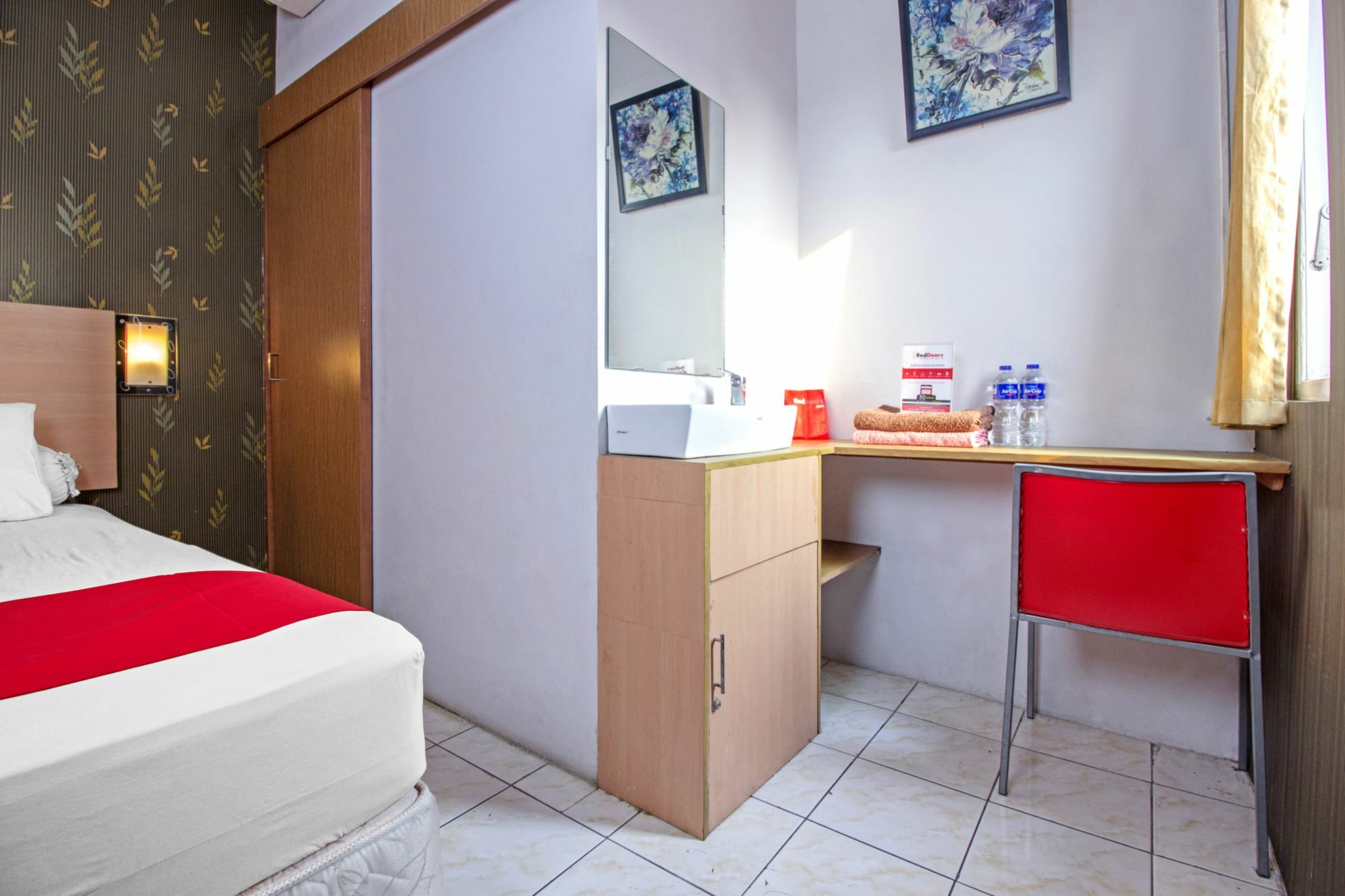 Reddoorz Syariah Near Btc Fashion Mall Бандунг Экстерьер фото