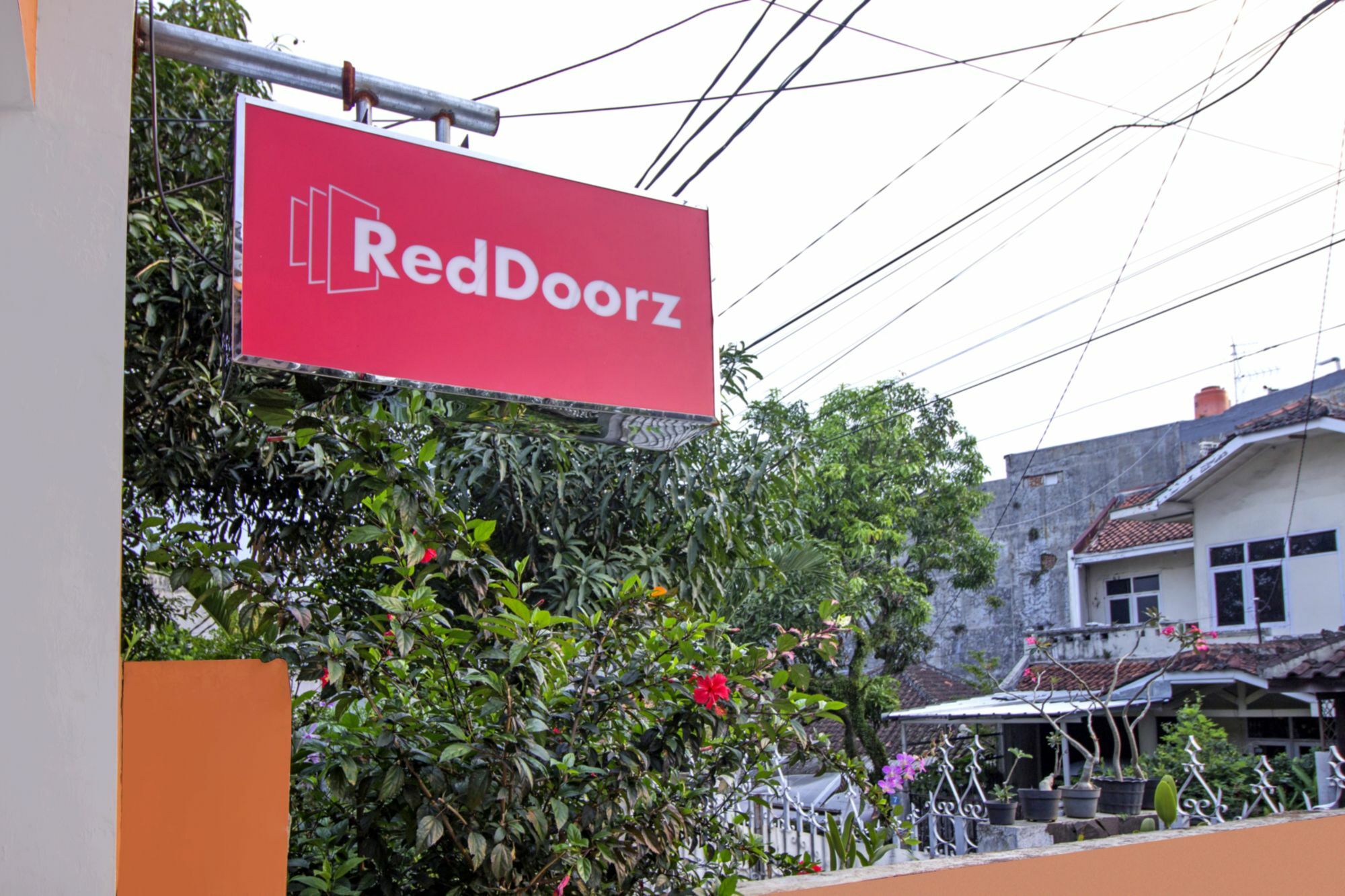Reddoorz Syariah Near Btc Fashion Mall Бандунг Экстерьер фото