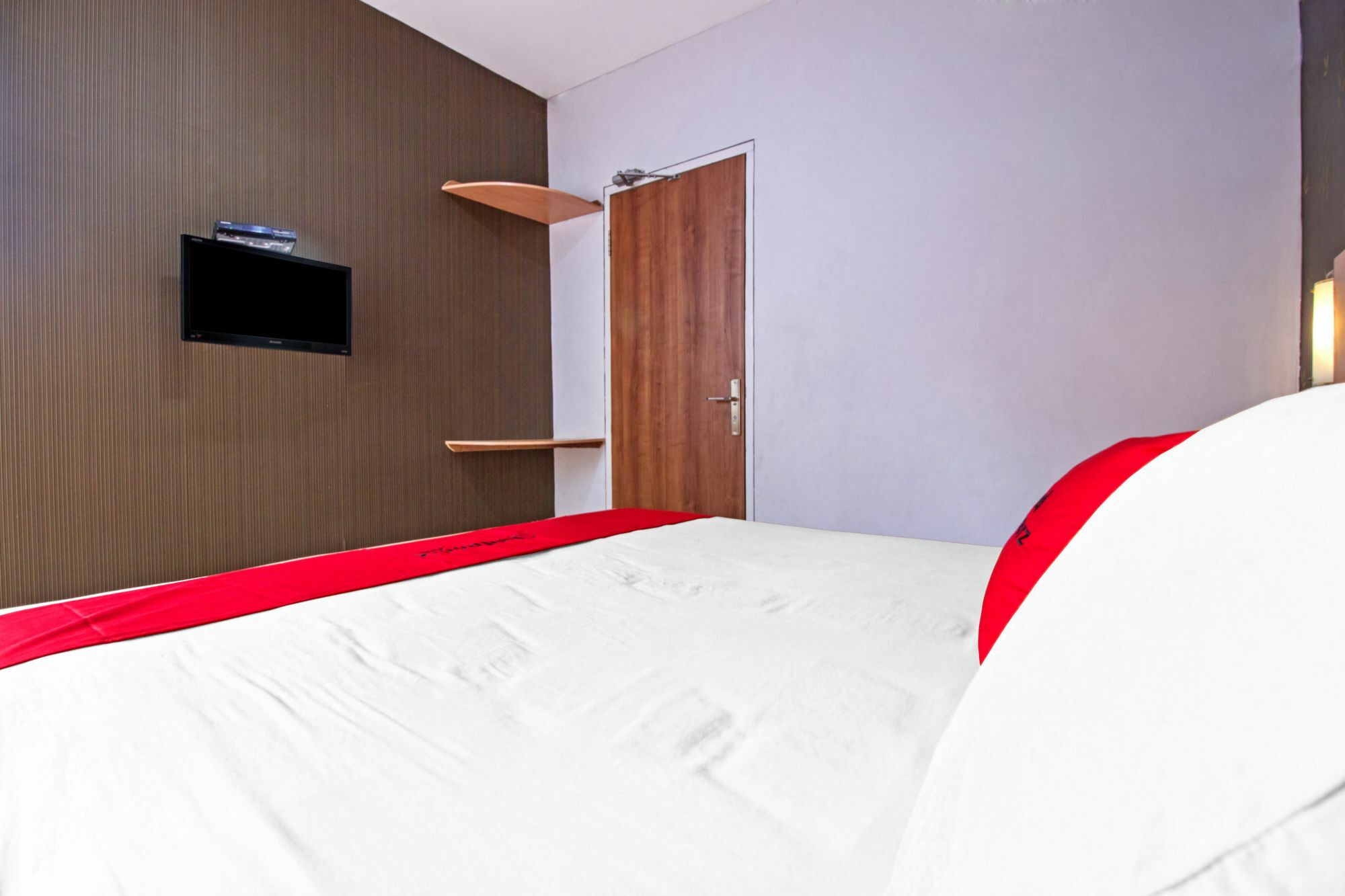 Reddoorz Syariah Near Btc Fashion Mall Бандунг Экстерьер фото